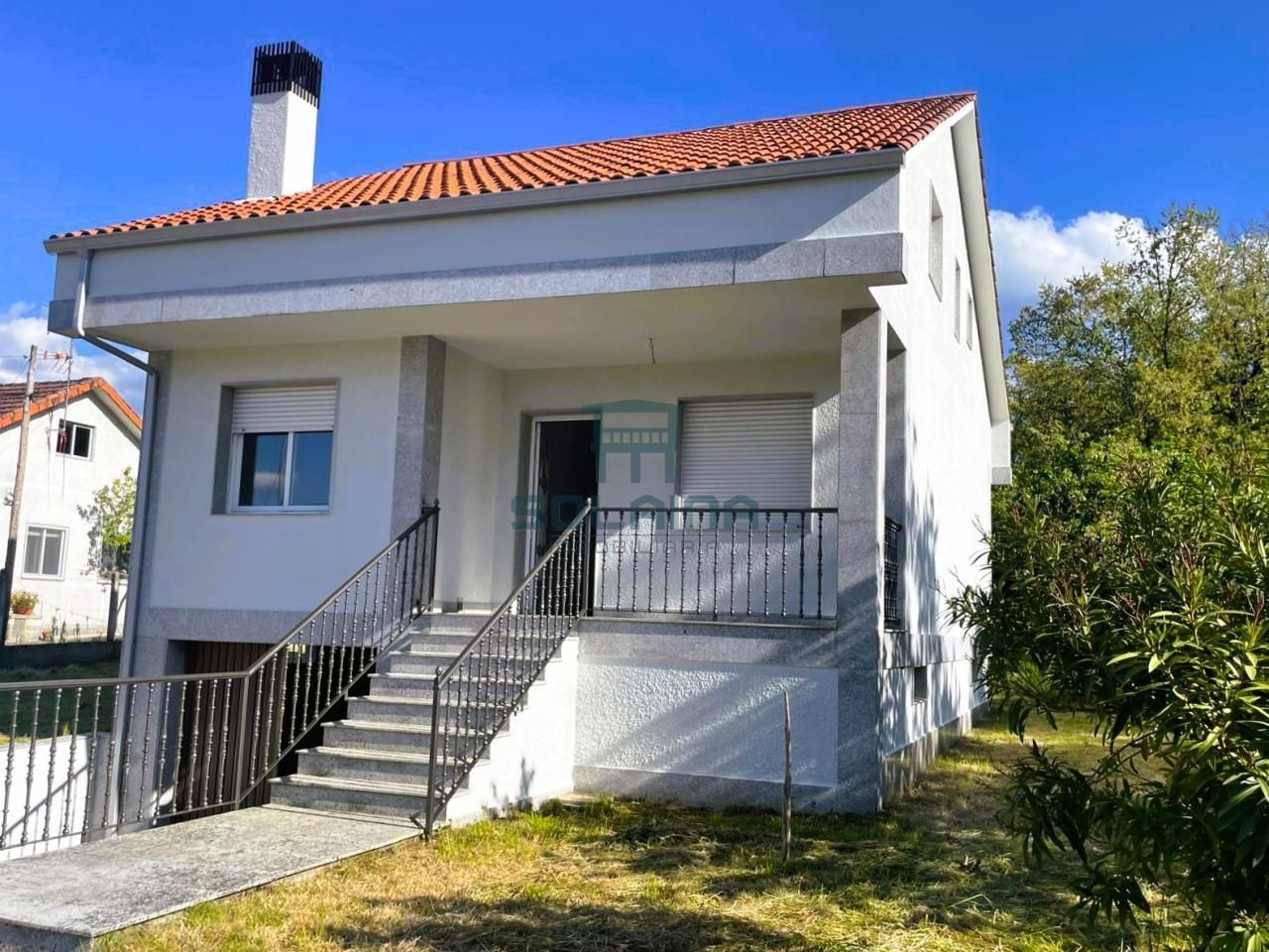 Exterior view of House or chalet for sale in San Cibrao das Viñas  with Private garden and Storage room