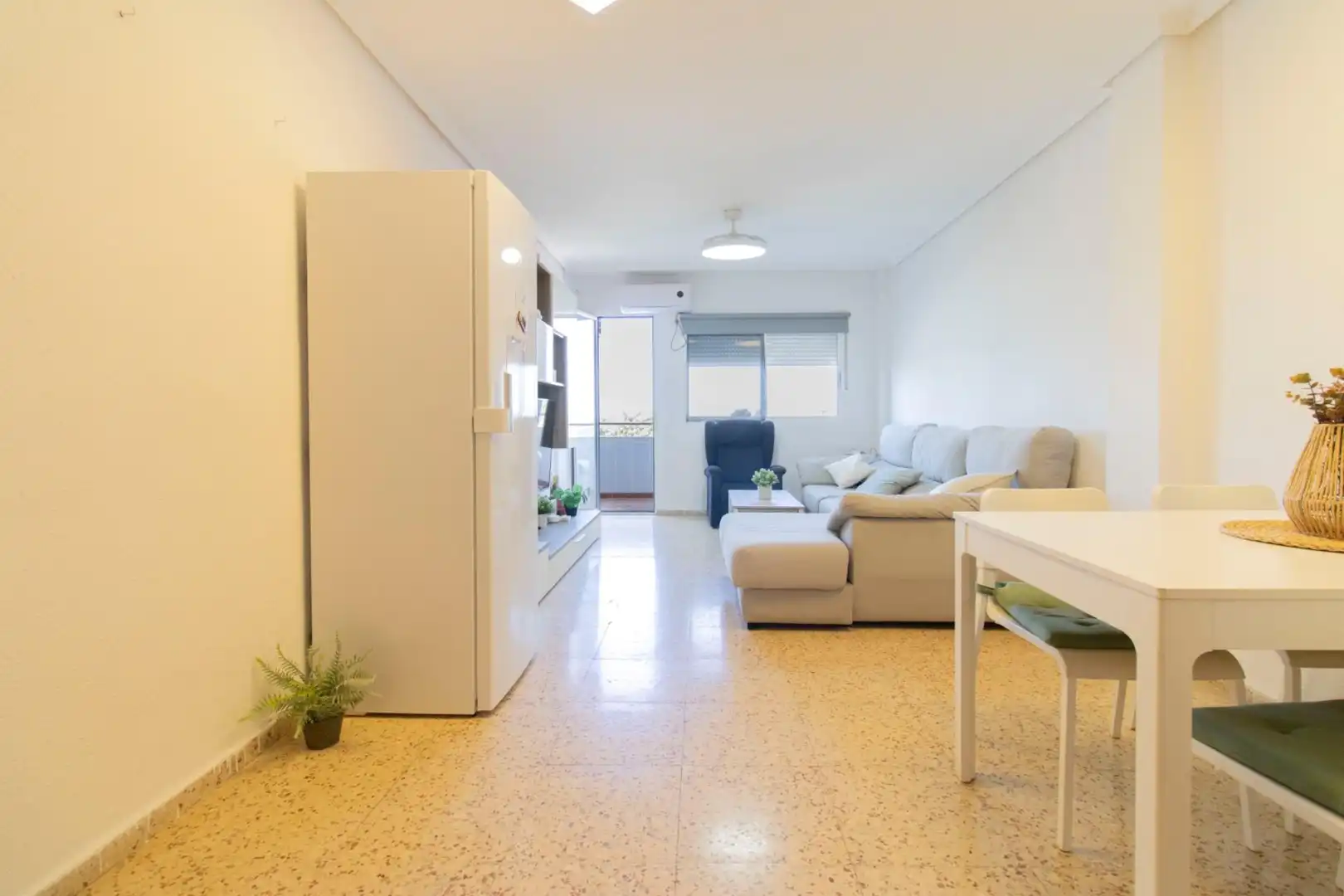 Sala de estar de Piso en venta en Valencia con Aire acondicionado, Trastero y Balcón