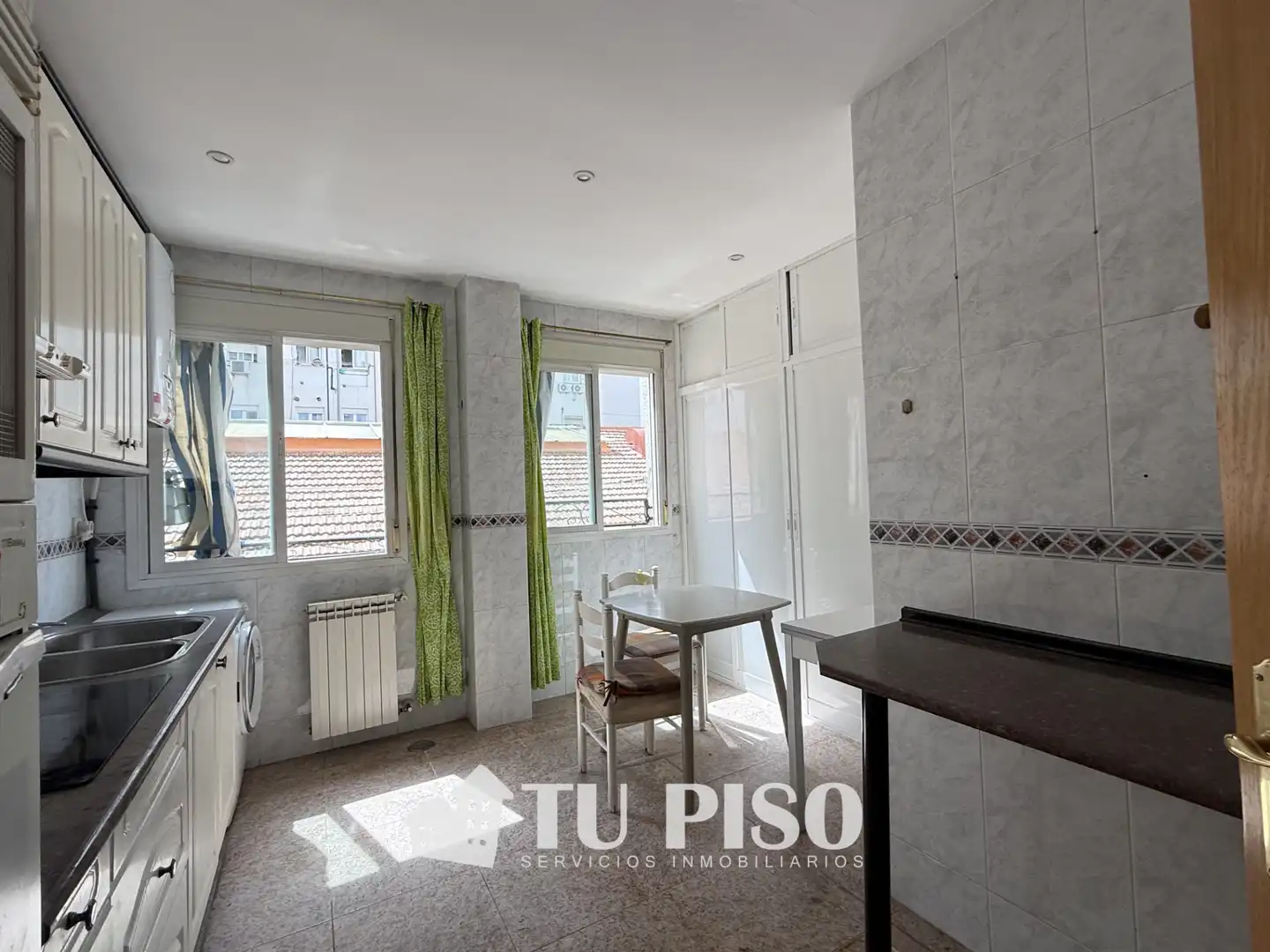 Habitación de Piso en venta en Madrid con Aire acondicionado, Calefacción y Balcón