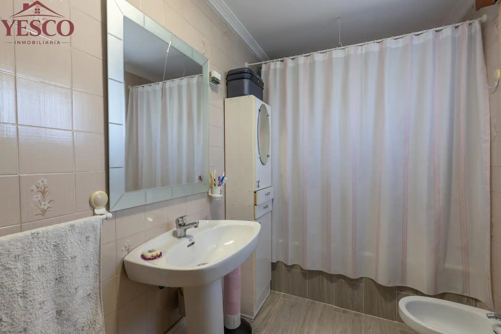Baño de Casa adosada en venta en Víznar con Jardín privado, Terraza y Piscina