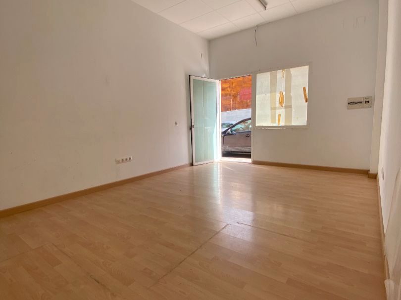 Premises for rent in Montilla