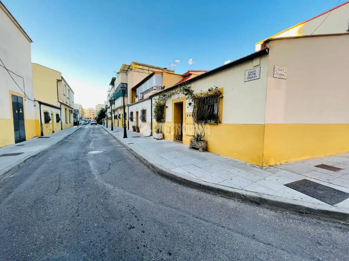 Exterior view of Garage for sale in Parla