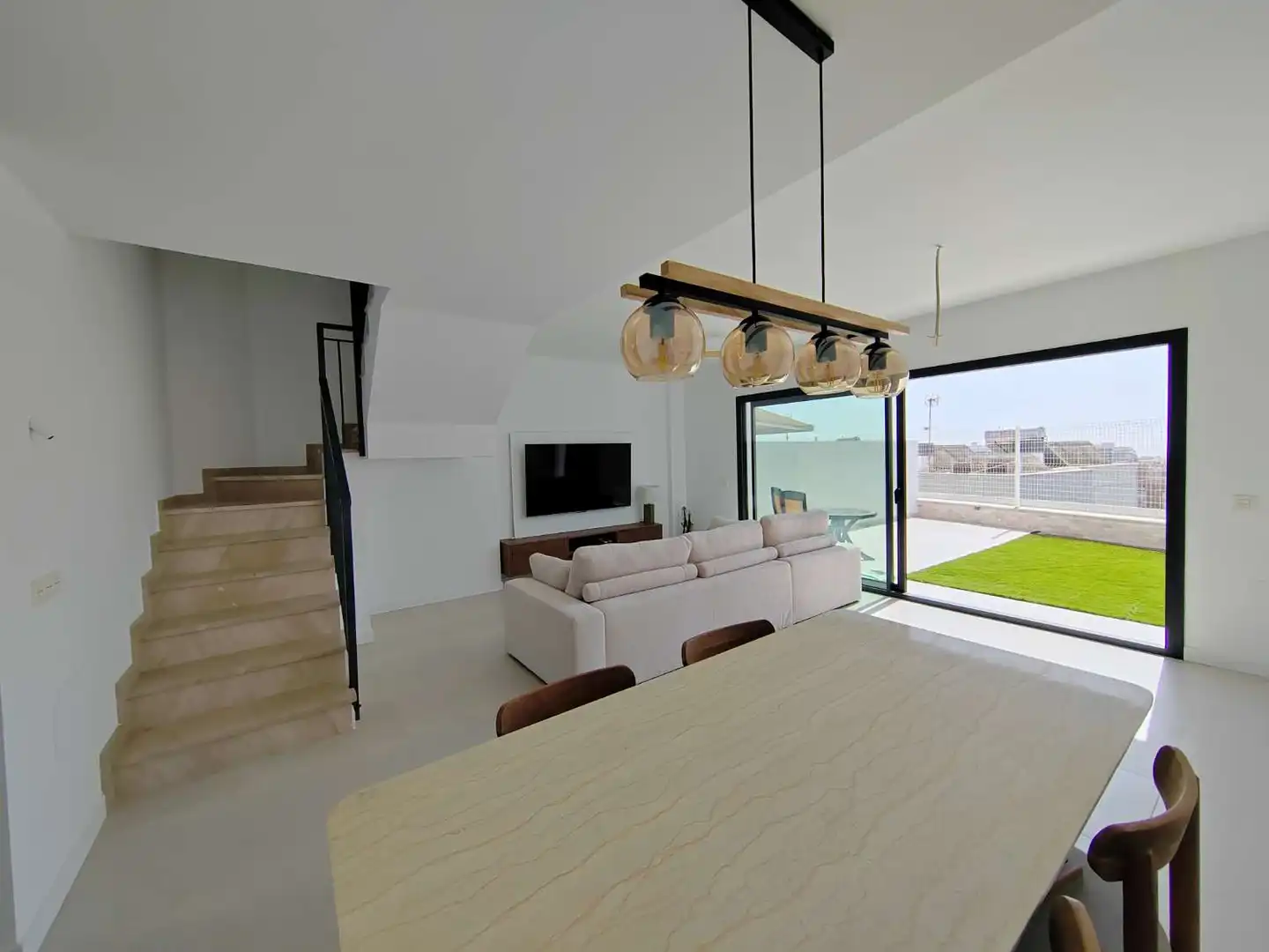 Sala d'estar de Casa o xalet de lloguer en Vélez-Málaga amb Aire condicionat, Terrassa i Piscina