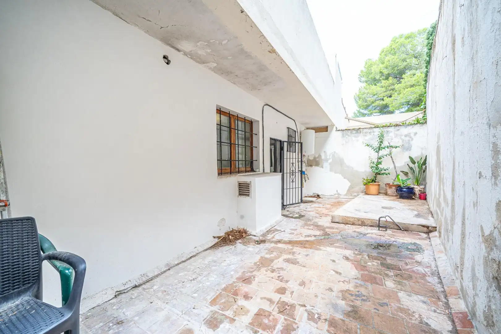 Exterior view of Ground floor for sale in Ponent