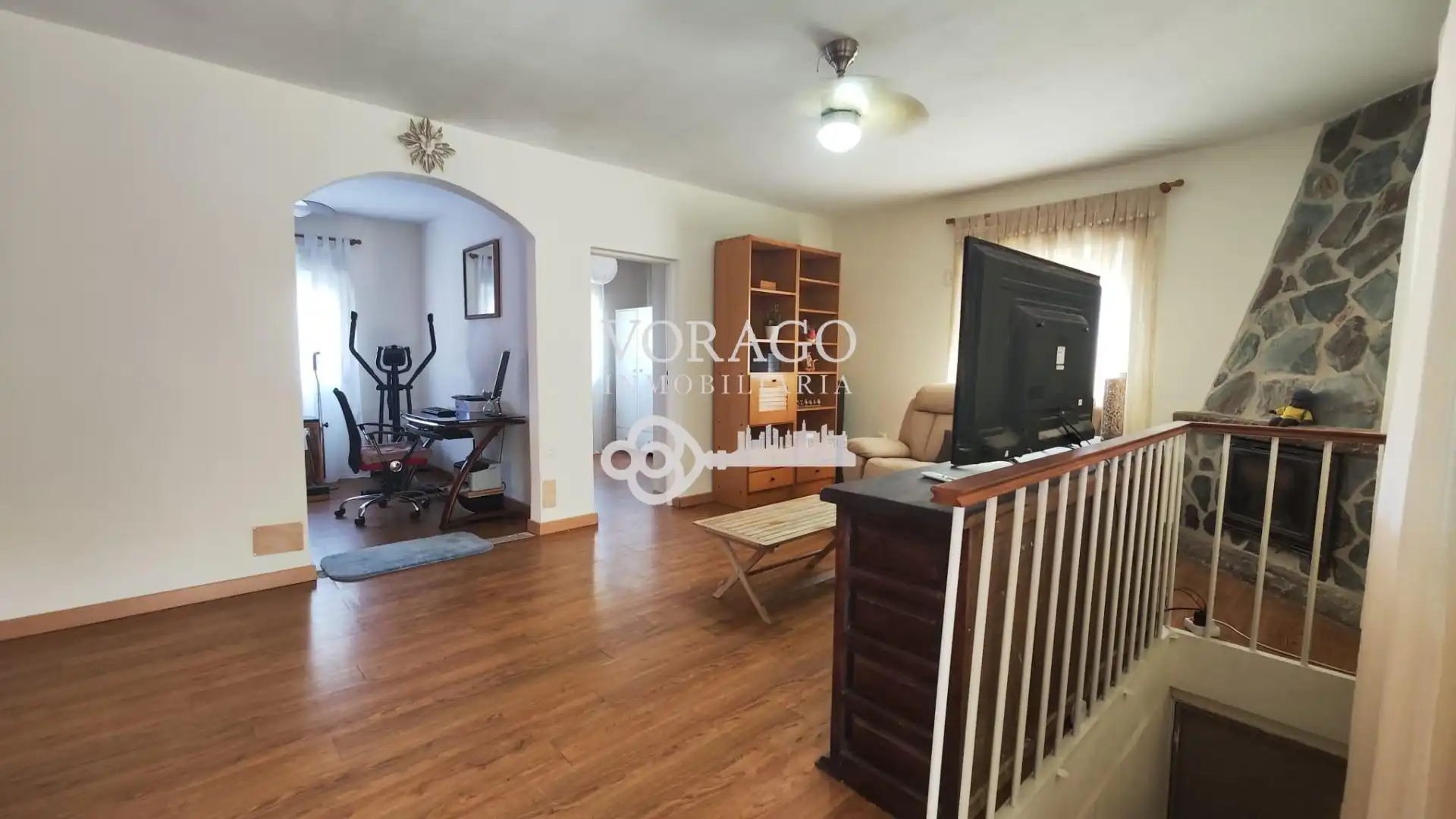 Sala de estar de Casa o chalet en venta en Torrejón del Rey con Aire acondicionado, Calefacción y Jardín privado
