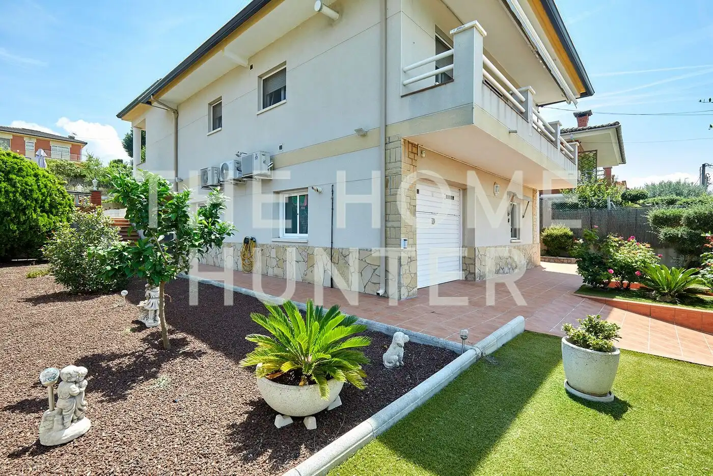 Exterior view of Houses for sale in Barcelona  with Air Conditioner, Heating and Private garden
