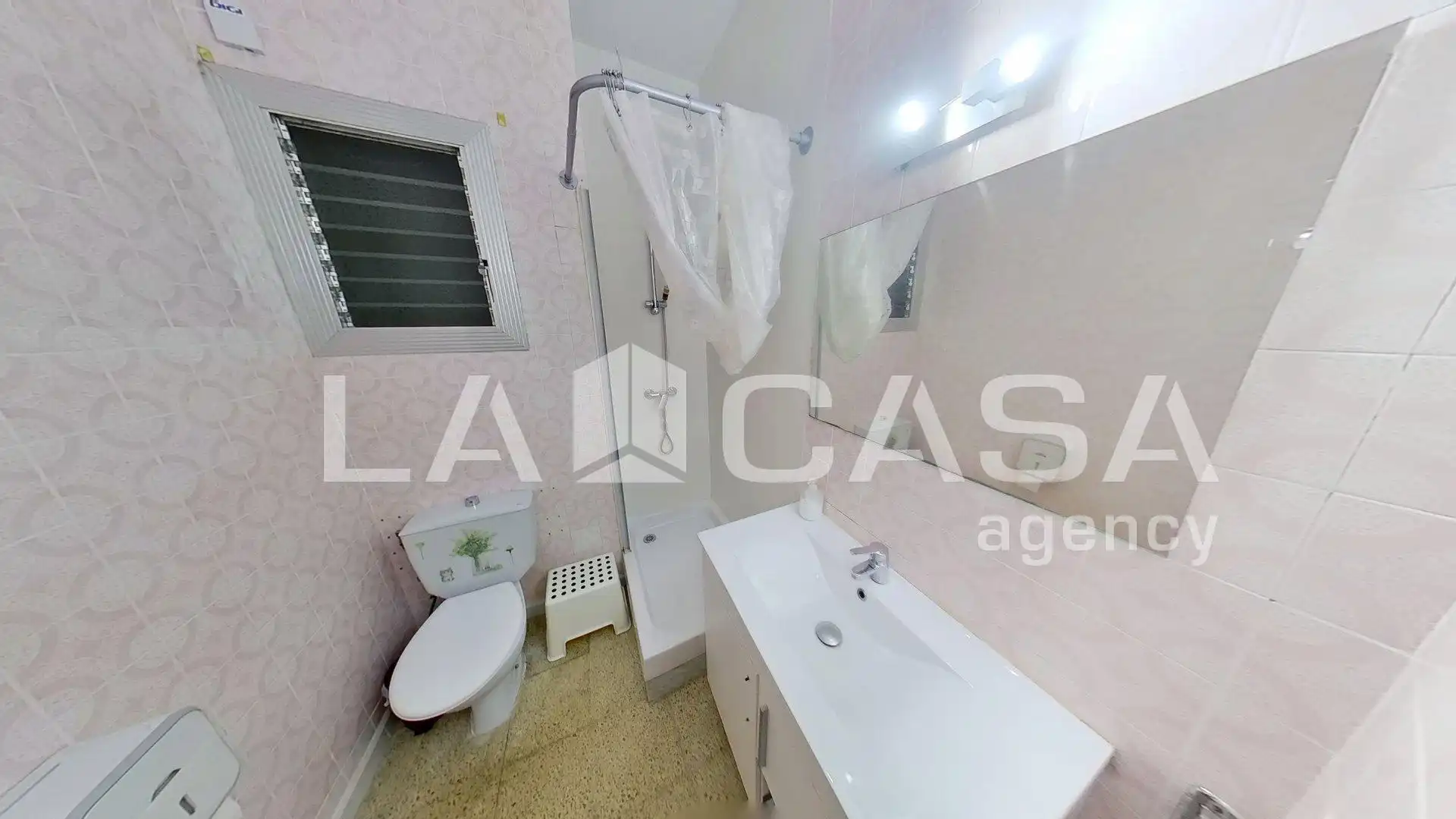 Flat for sale in Barcelona  with Balcony