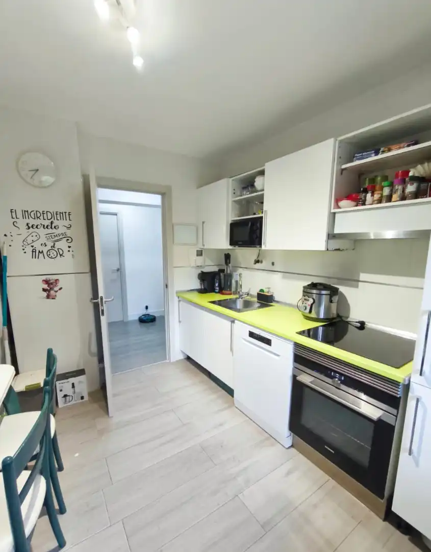 Cocina de Piso en venta en Valle de Trápaga-Trapagaran con Calefacción, Amueblado y Balcón