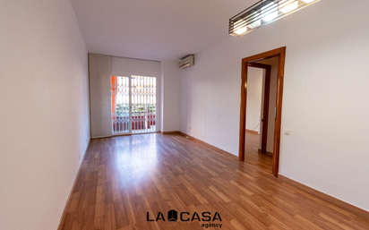 Bedroom of Flat for sale in L'Hospitalet de Llobregat  with Balcony