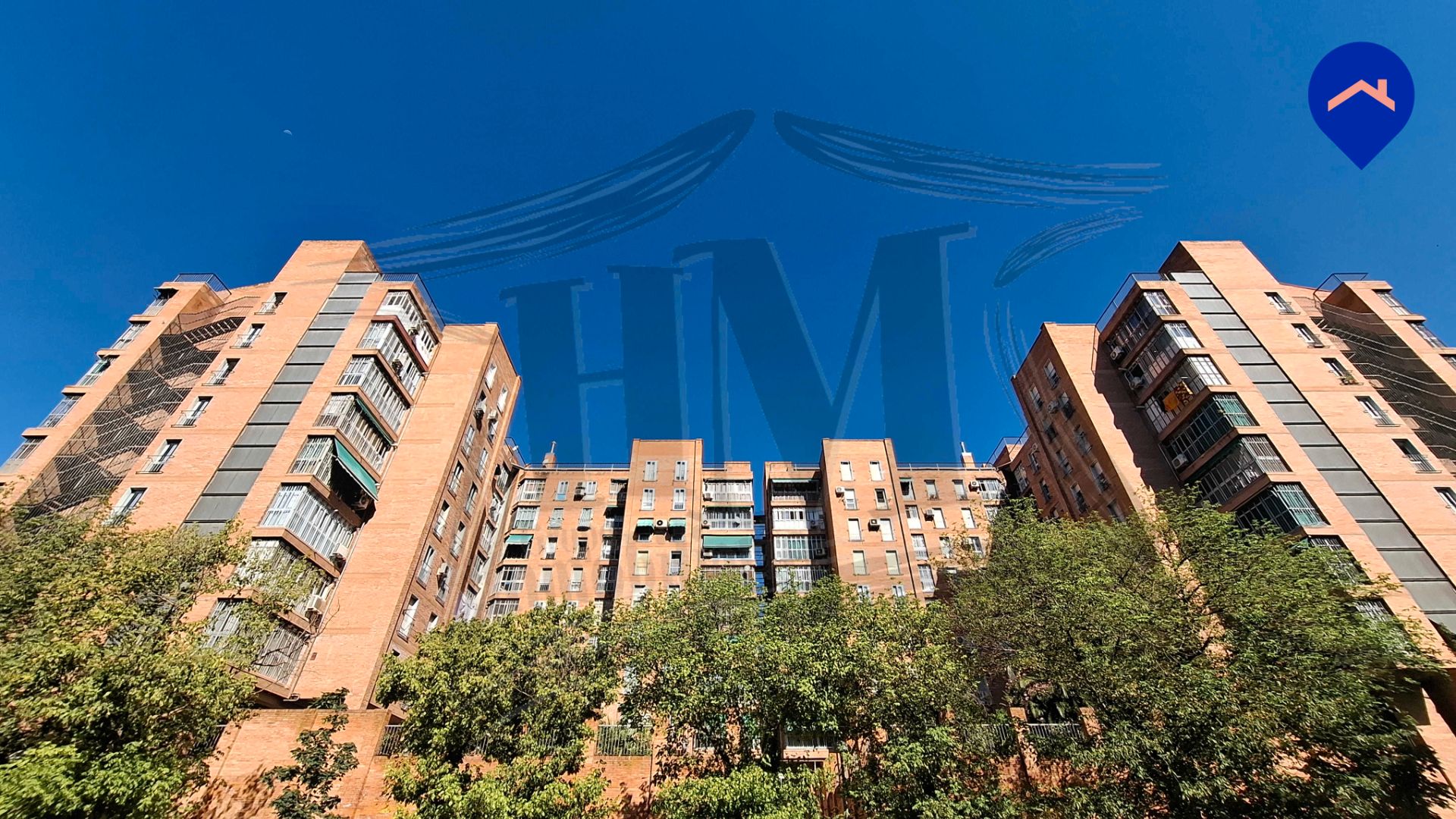 Vista exterior de Pis en venda en  Madrid Capital amb Calefacció, Parquet i Terrassa