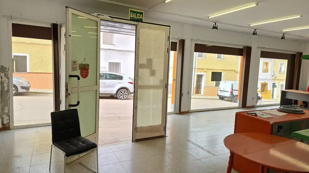 Buildings for sale in Aliseda  with Alarm
