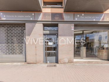 Locale commerciale in vendita a de la Platja Cassà