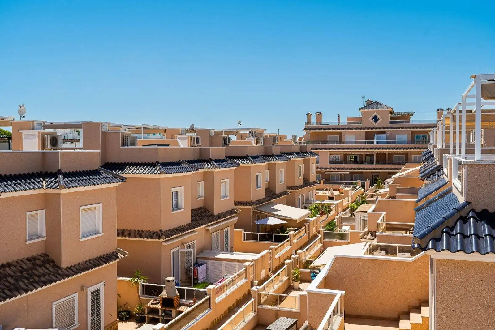 Exterior view of Detached homes for rent in Pilar de la Horadada  with Air Conditioner, Heating and Private garden