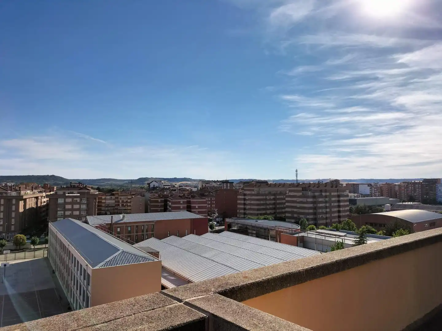 Außenansicht von Dachboden zur Miete in Palencia mit Heizung, Parkett und Terrasse