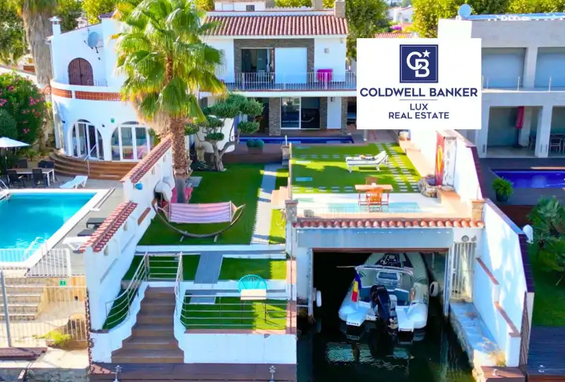 Vista exterior de Casa o chalet en venta en Empuriabrava con Aire acondicionado, Calefacción y Terraza