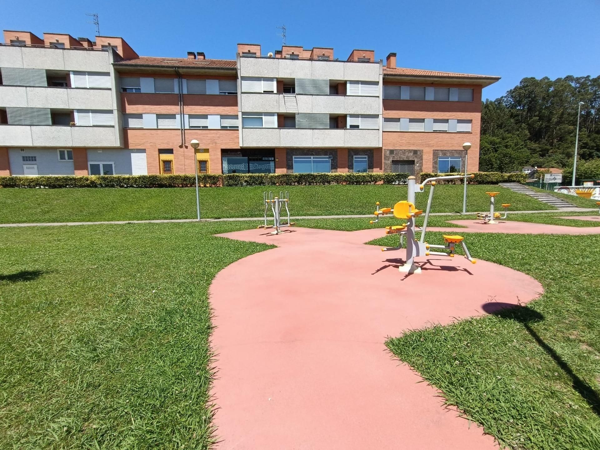 Vista exterior de Piso en venta en Torrelavega  con Calefacción, Trastero y Balcón