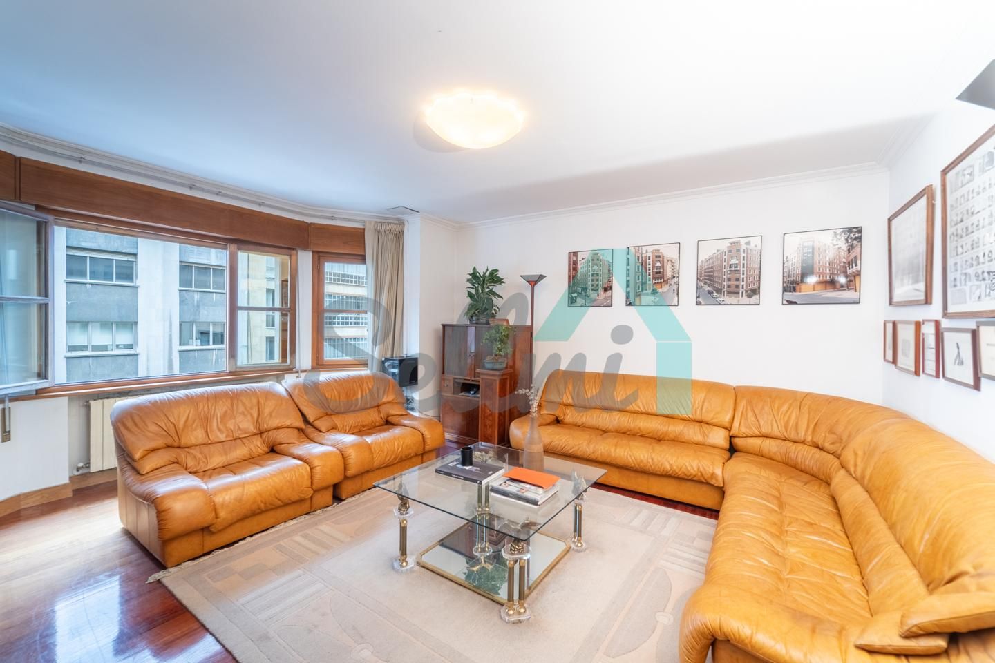 Living room of Flat for sale in Oviedo   with Heating, Parquet flooring and Storage room