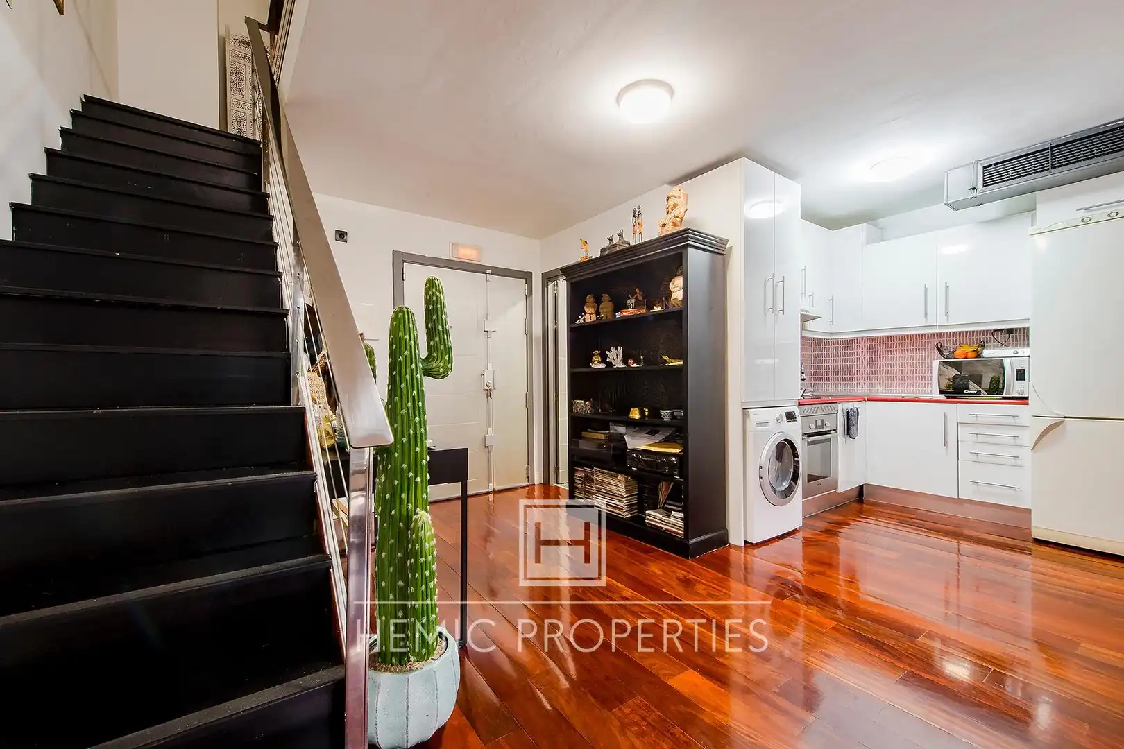Loft zum Verkauf in Madrid mit Heizung, Parkett und Gemeinschaftspool