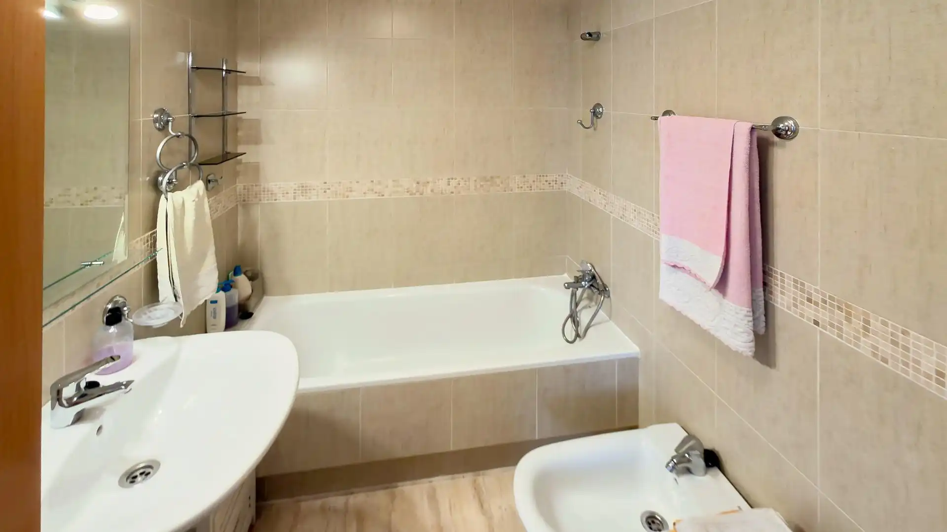 Baño de Piso en venta en Benidorm con Aire acondicionado, Jardín privado y Terraza