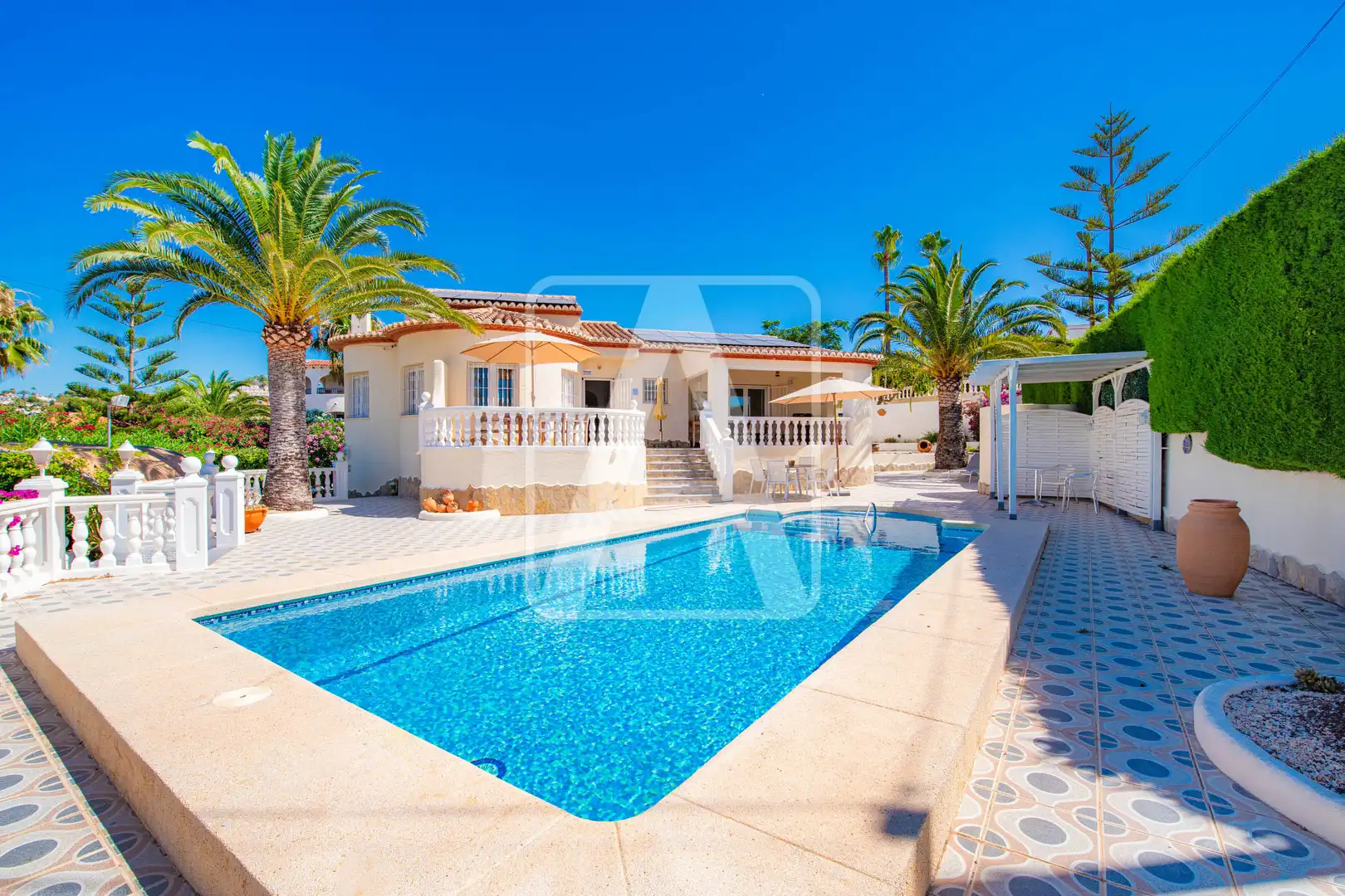 Detached house with pool for sale in Carrió - La Merced - Los Pinos
