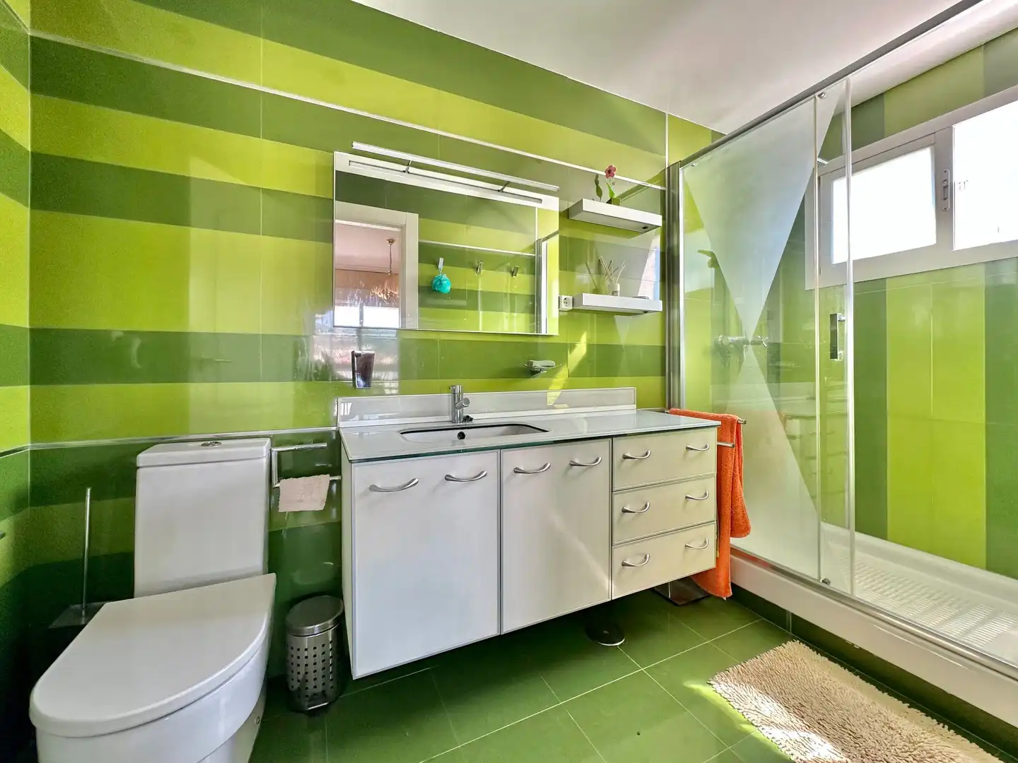 Baño de Apartamento en venta en Almuñécar con Aire acondicionado, Terraza y Amueblado
