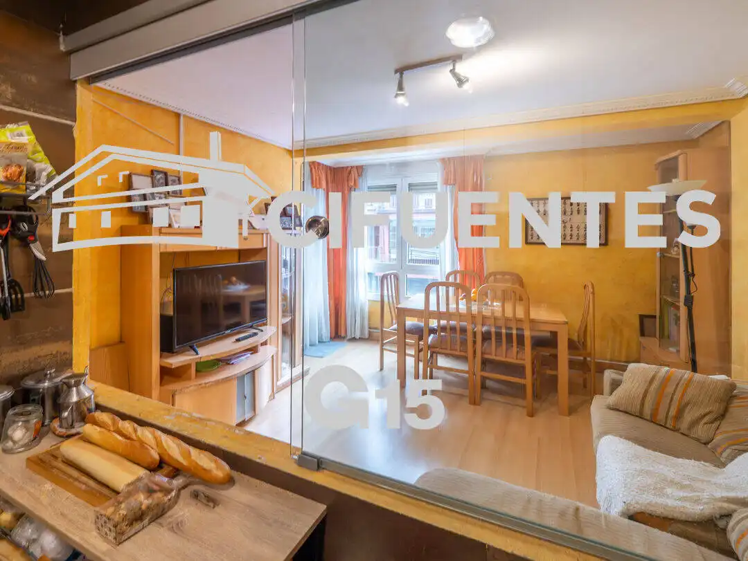 Living room of Flat for sale in Donostia - San Sebastián   with Storage room and Balcony