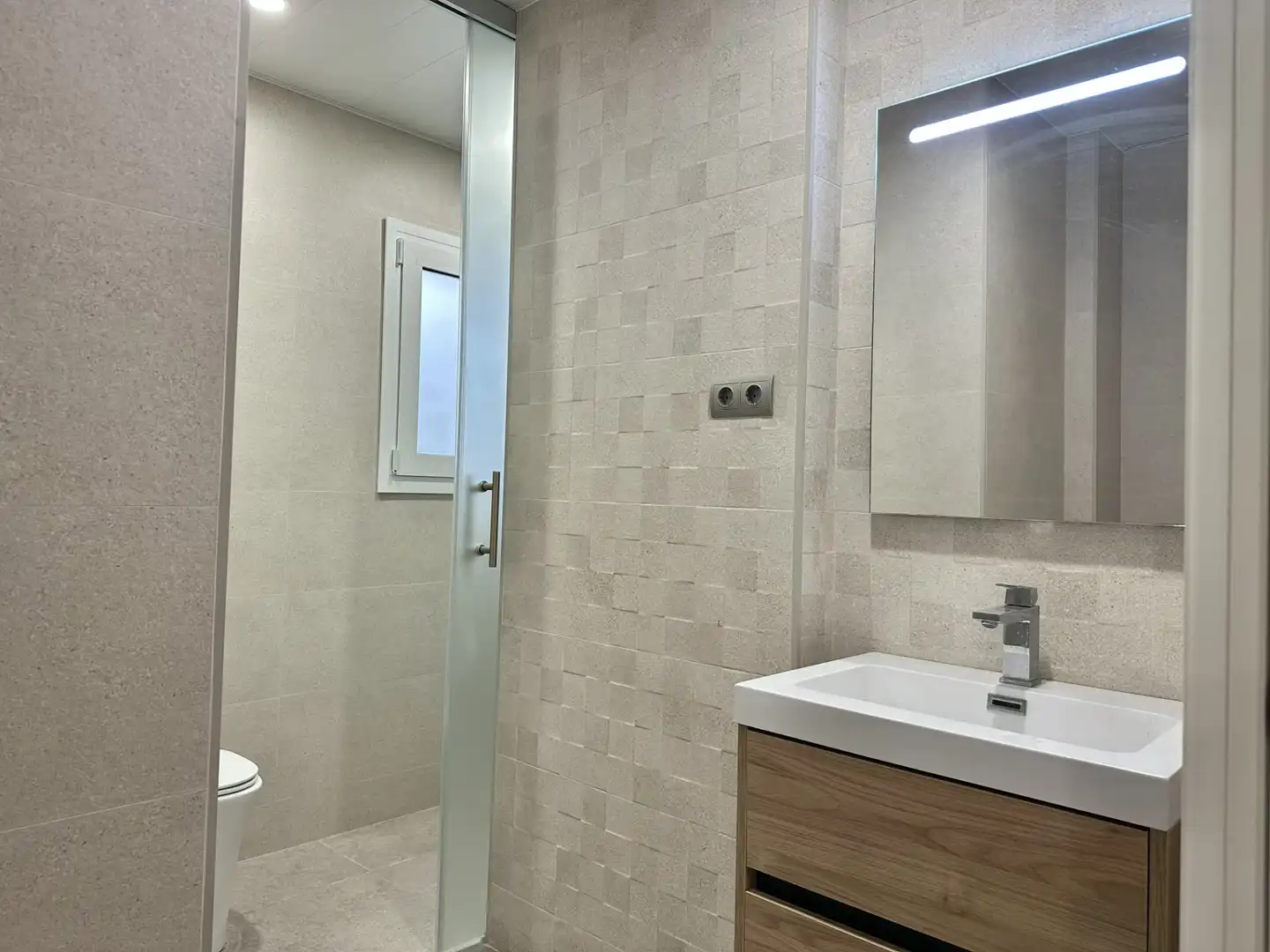 Bathroom of Flat for sale in Vilanova i la Geltrú  with Air Conditioner, Heating and Private garden