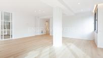Sala d'estar de Apartament en venda en  Barcelona Capital amb Aire condicionat, Calefacció i Parquet