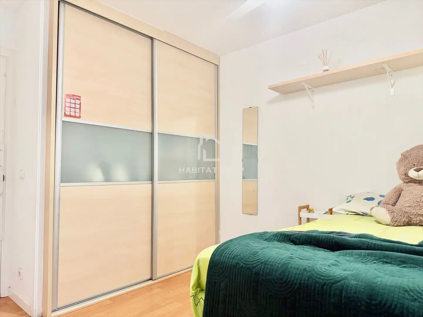 Schlafzimmer von Wohnung zum Verkauf in Girona mit Heizung, Privatgarten und Abstellraum