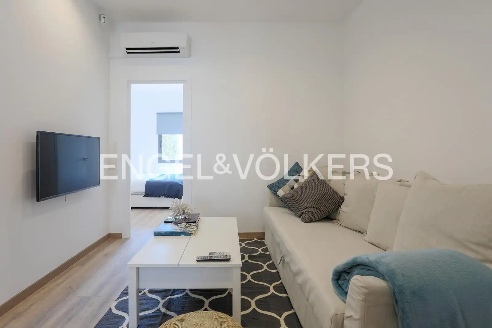 Living room of Attic for rent in Barcelona  with Air Conditioner, Heating and Parquet flooring