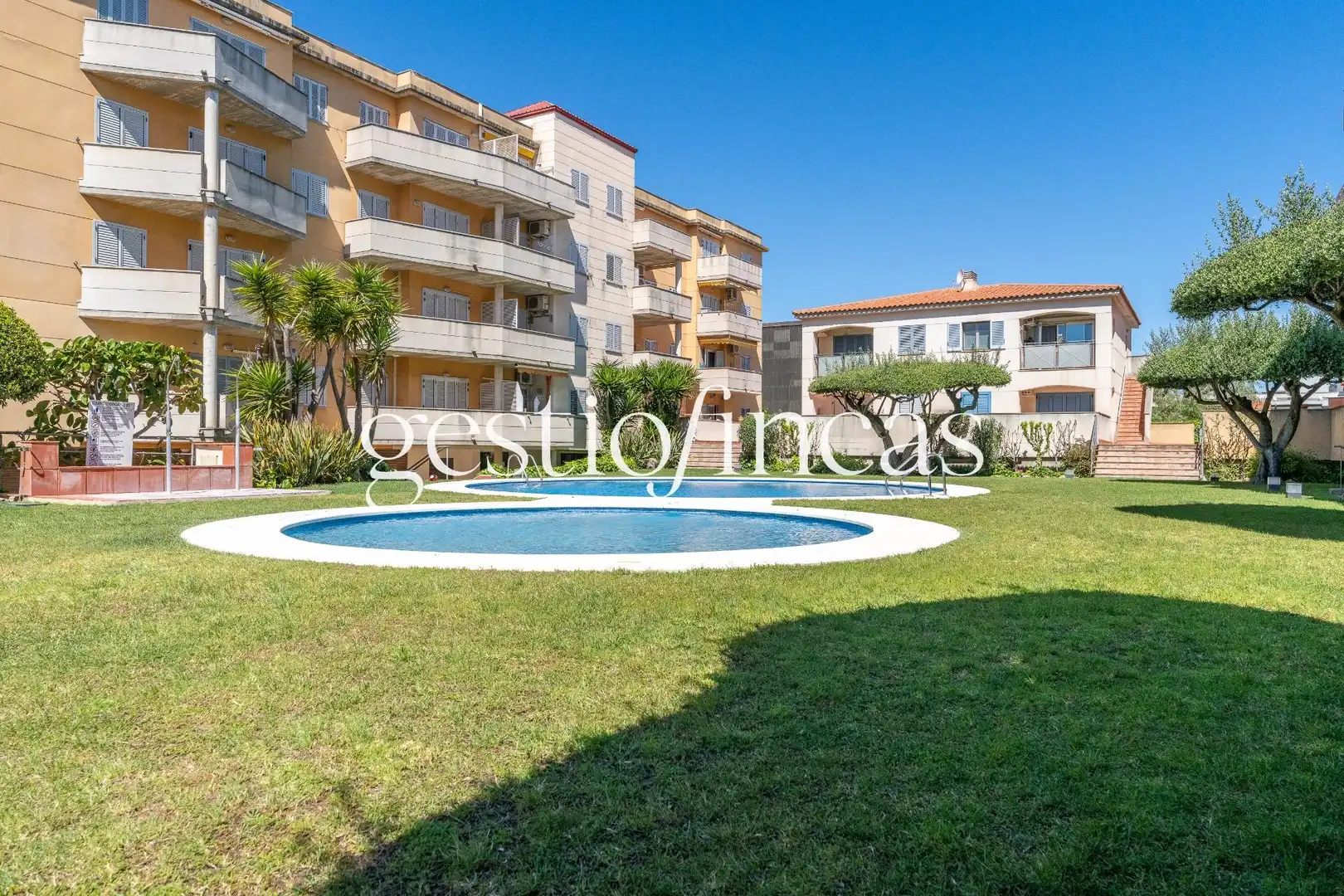 Außenansicht von Wohnungen zum Verkauf in Cambrils mit Klimaanlage, Heizung und Terrasse
