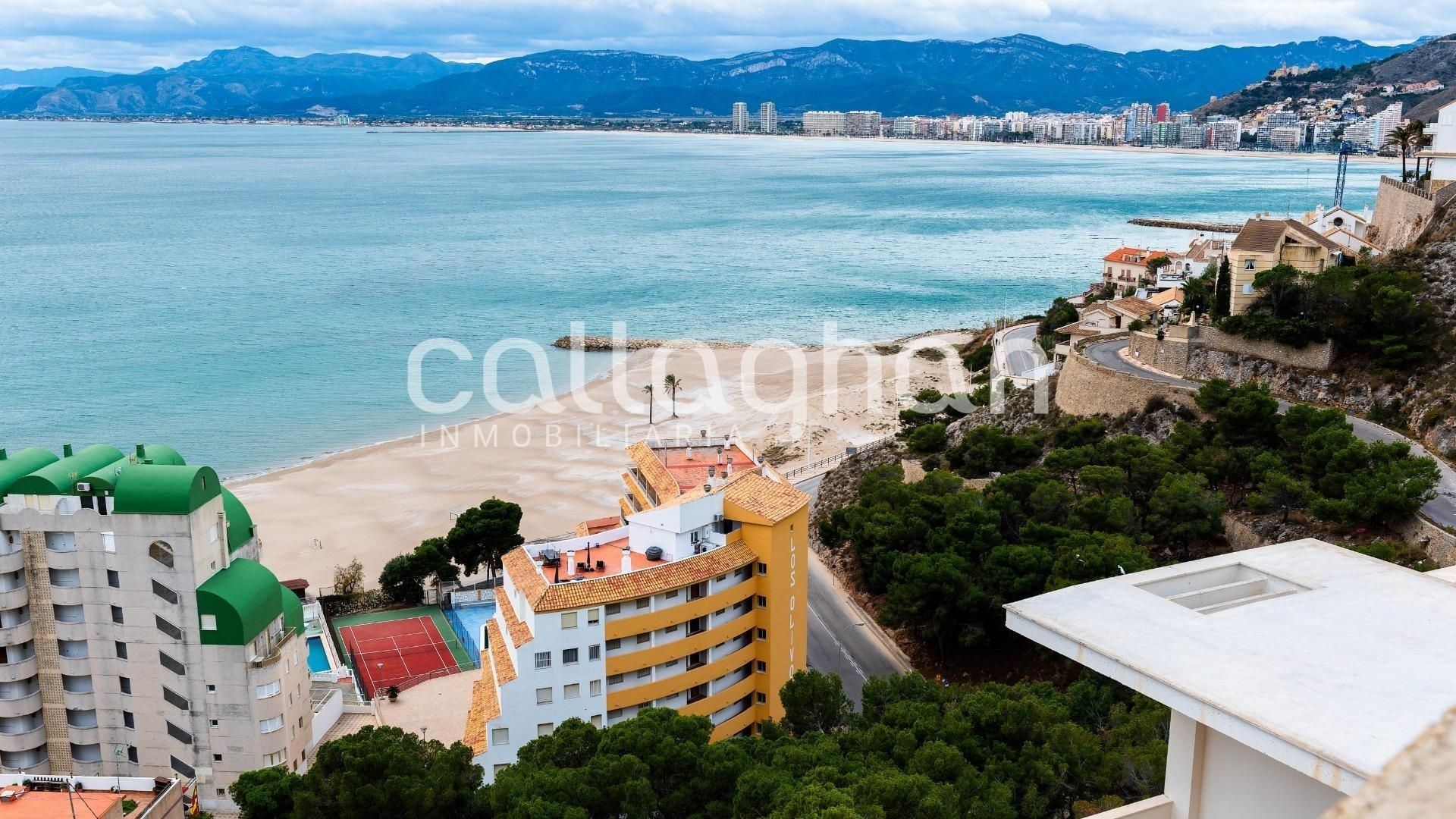 Vista exterior de Edifici en venda en Cullera