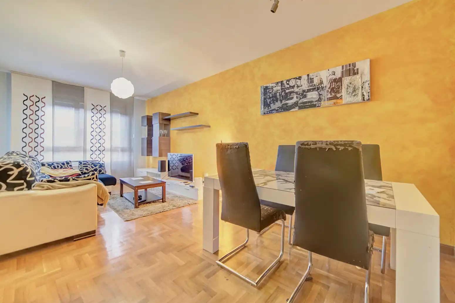 Sala de estar de Casa adosada en venta en Olite / Erriberri con Calefacción, Jardín privado y Parquet