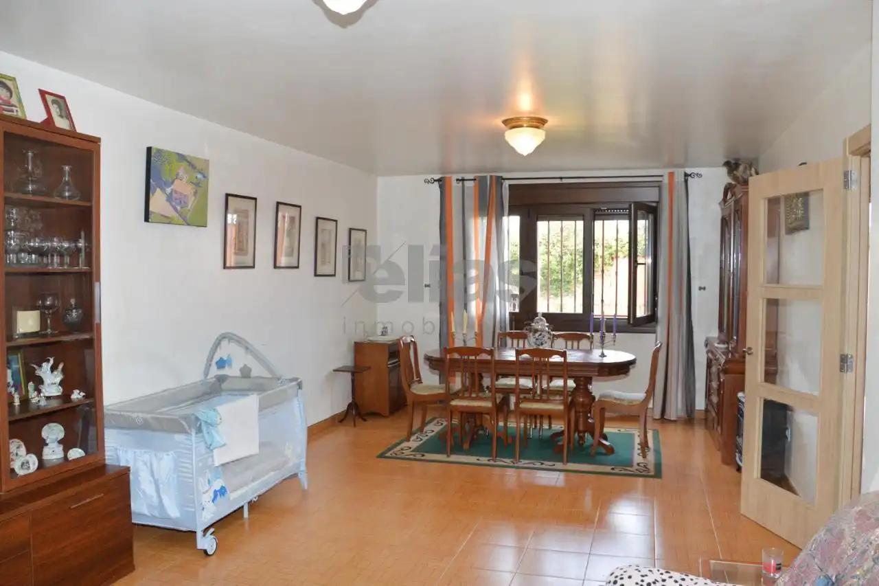 Sala d'estar de Casa o xalet en venda en Zas amb Calefacció, Jardí privat i Traster