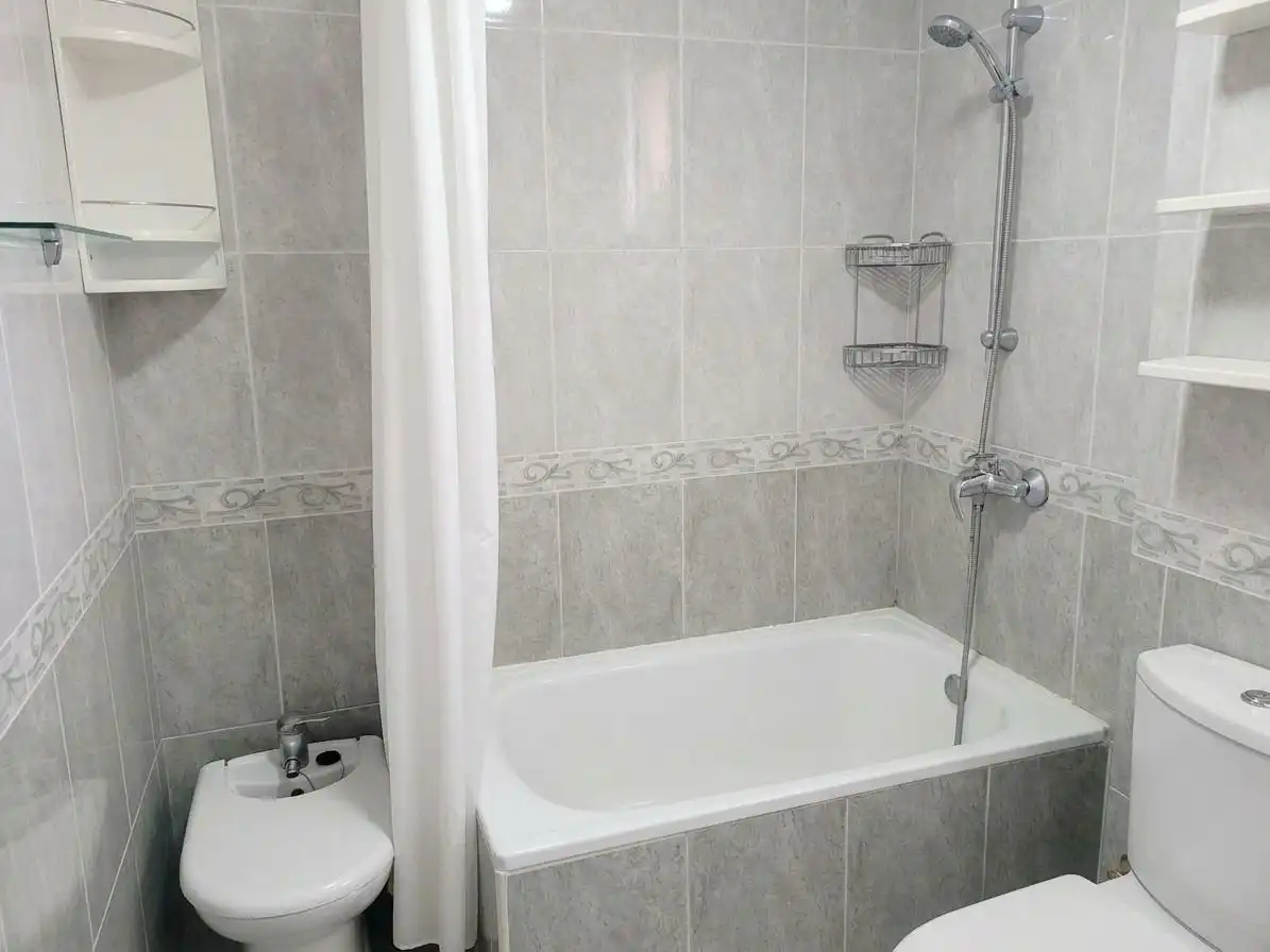 Badezimmer von Wohnung zum Verkauf in Cádiz