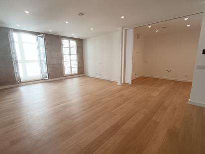 Living room of Flat for sale in Pontevedra Capital   with Heating, Parquet flooring and Balcony