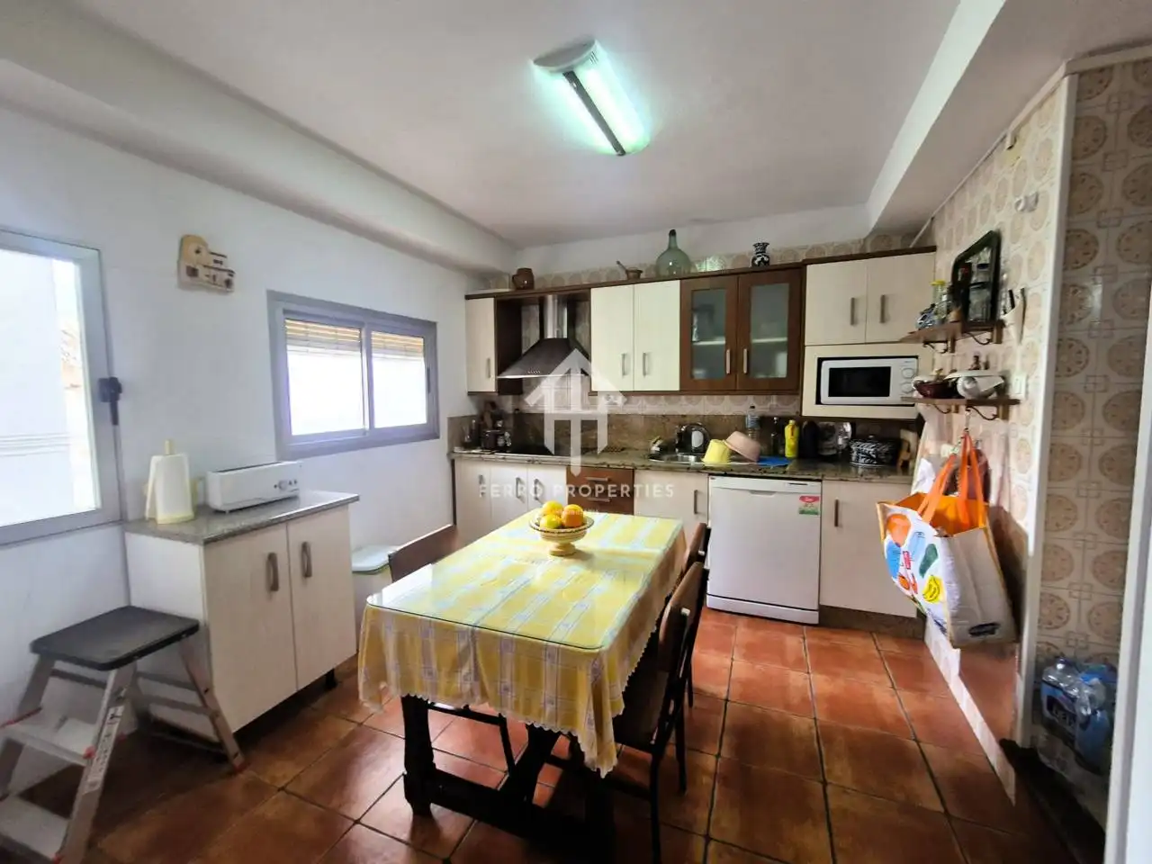 Küche von Haus oder Chalet zum Verkauf in Loja mit Klimaanlage, Terrasse und Möbliert