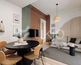 Sala d'estar de Apartament de lloguer en  Barcelona Capital amb Aire condicionat i Balcó