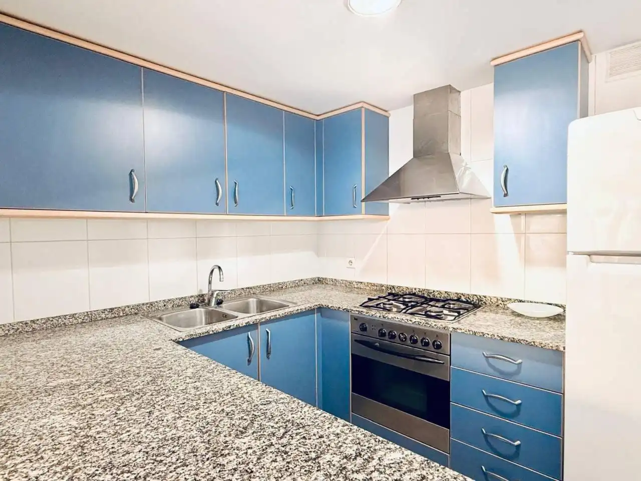 Küche von Wohnung zum Verkauf in Girona mit Heizung, Terrasse und Gemeinschaftspool