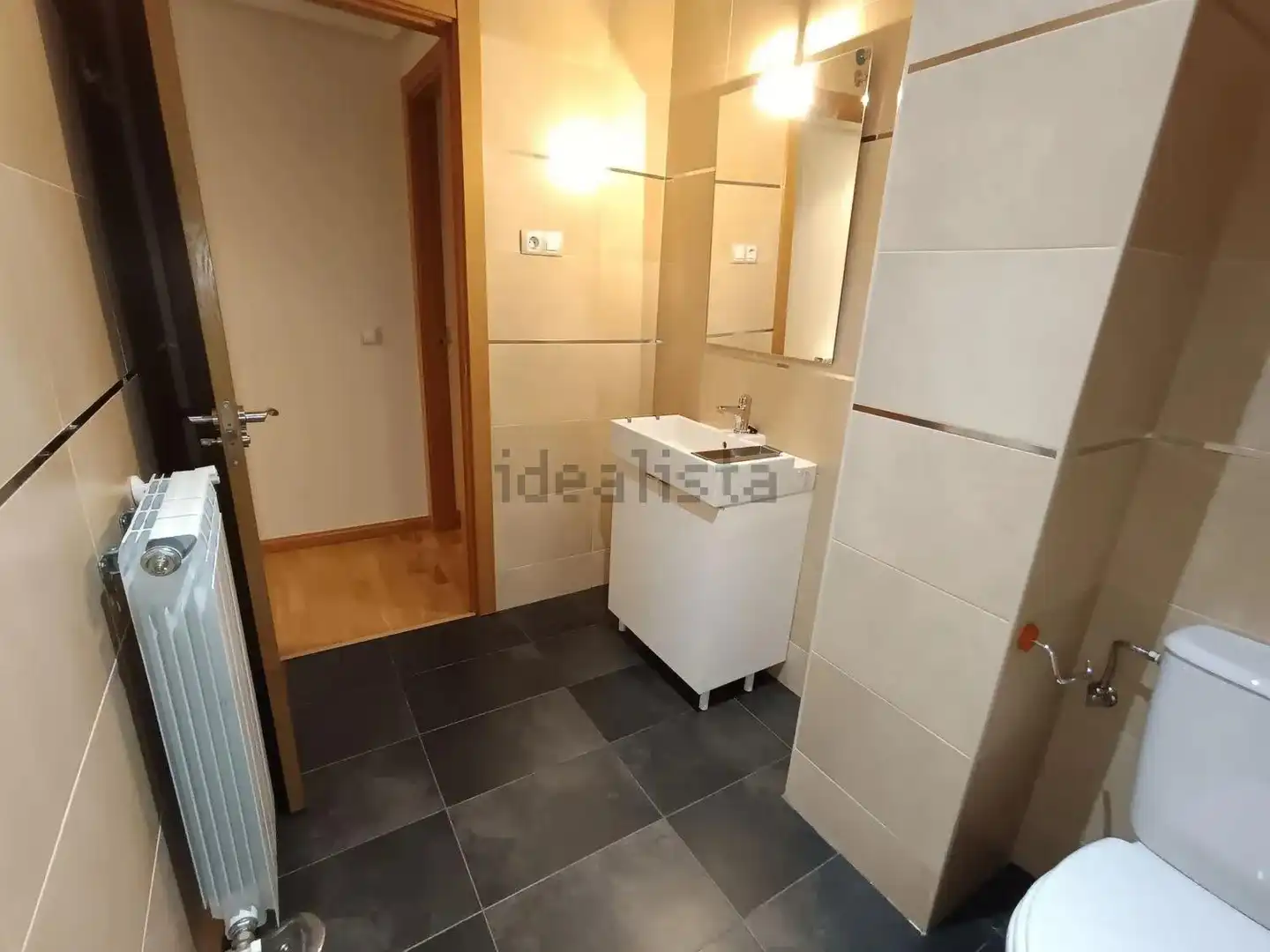 Bathroom of Flat for sale in Calzada de Calatrava  with Heating and Terrace