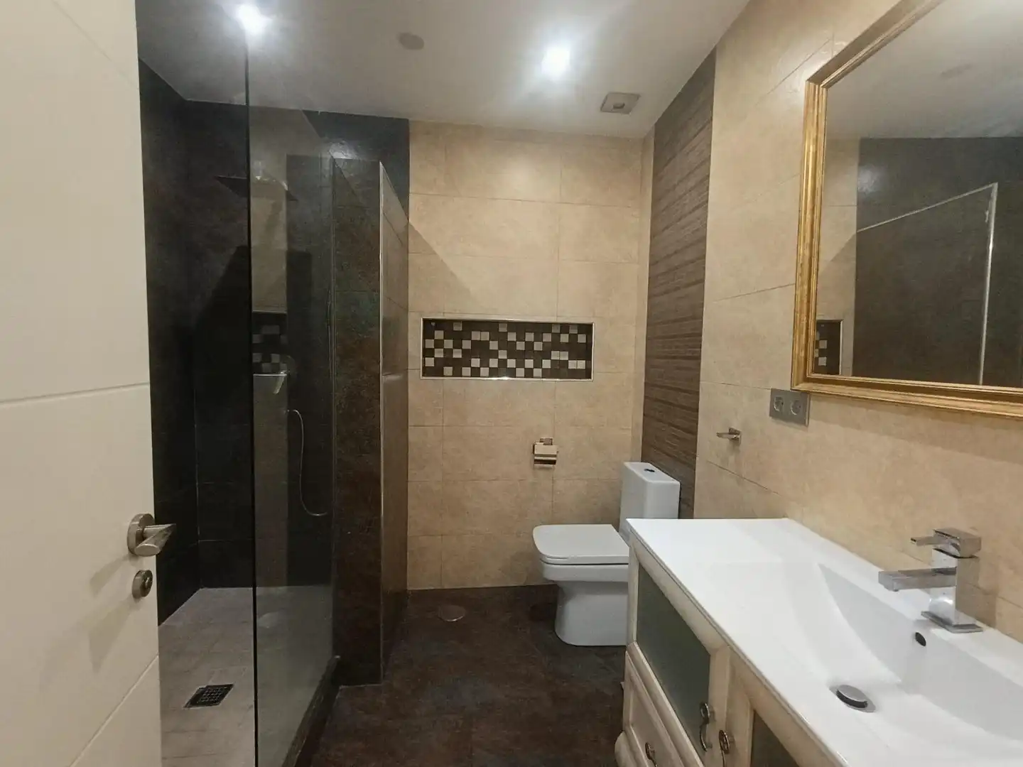 Bathroom of Flat for rent in Fuengirola  with Air Conditioner