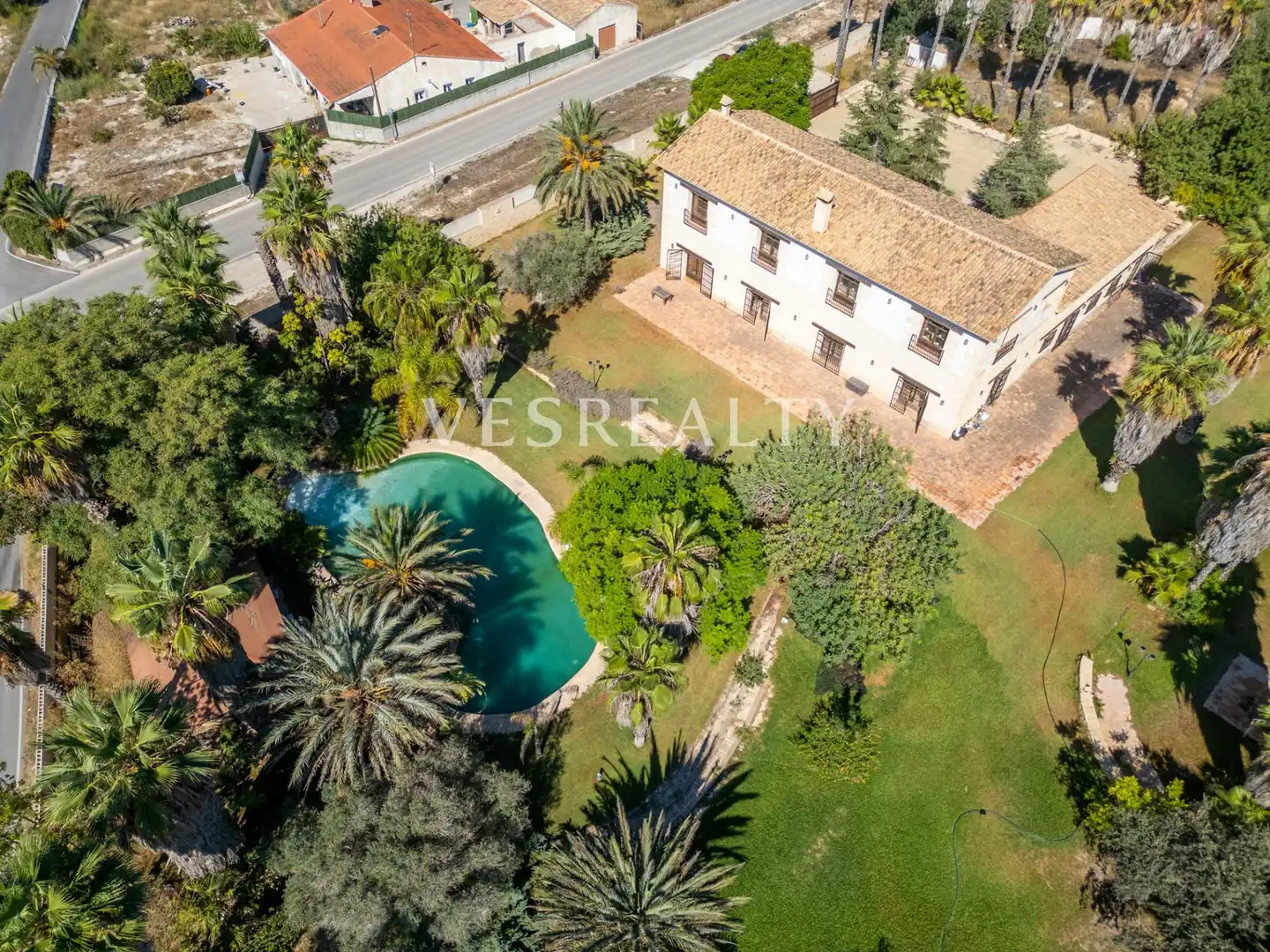 Vista exterior de Casa o xalet en venda en Elche / Elx amb Aire condicionat, Calefacció i Jardí privat
