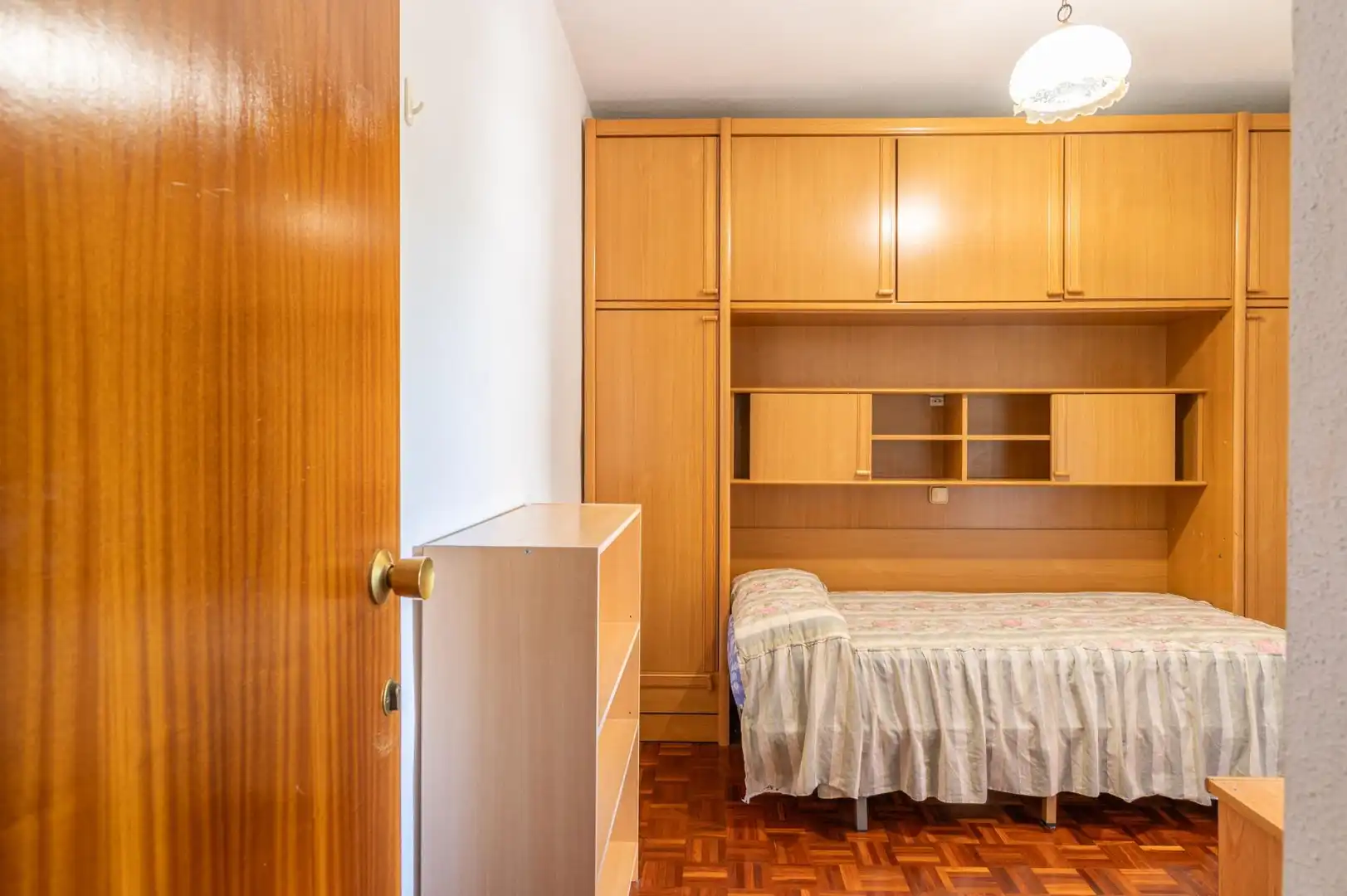 Dormitori de Pis en venda en  Pamplona / Iruña amb Parquet, Terrassa i Balcó