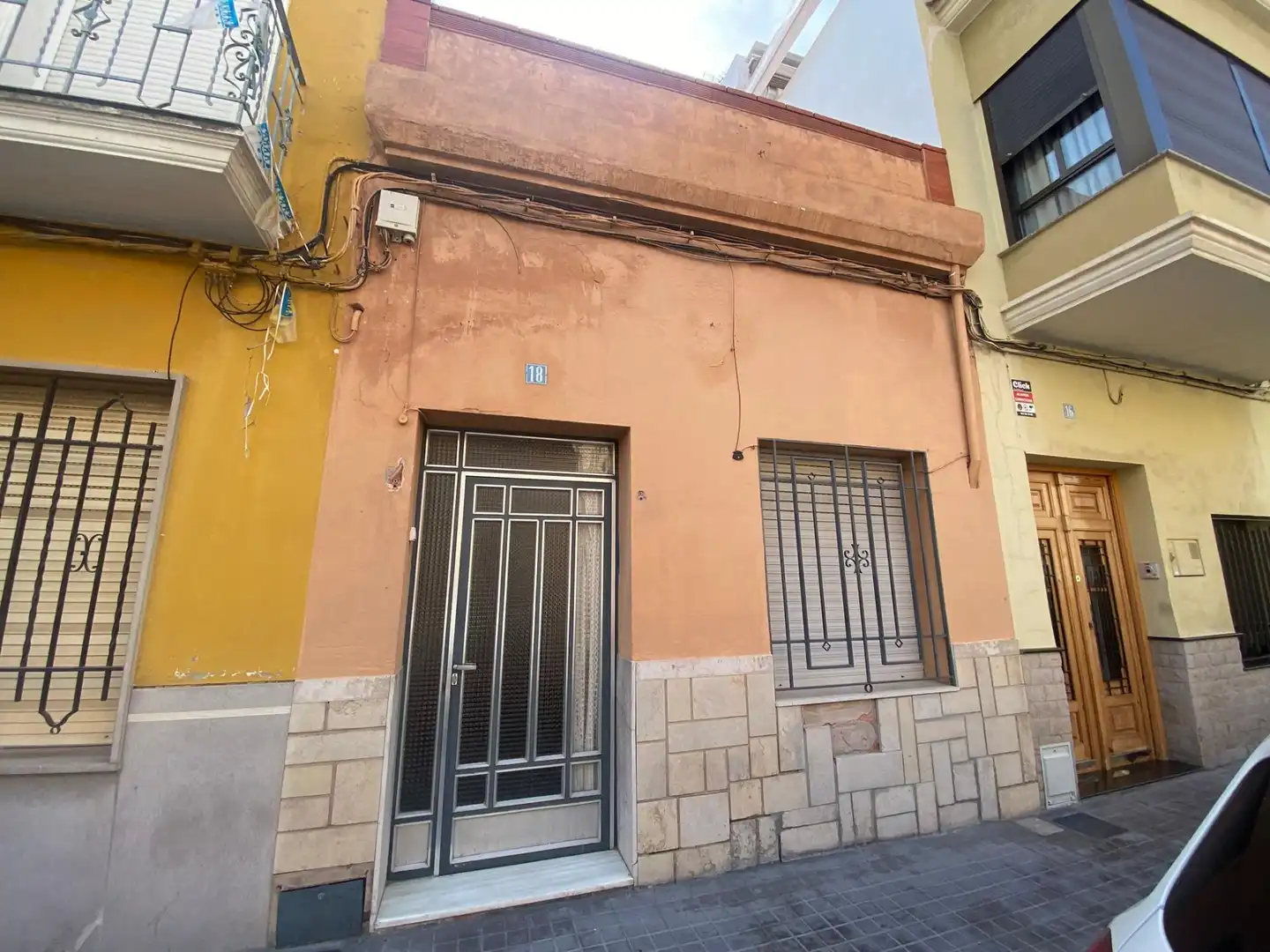 Vista exterior de Casa adosada en venta en Burriana / Borriana con Terraza, Trastero y Balcón