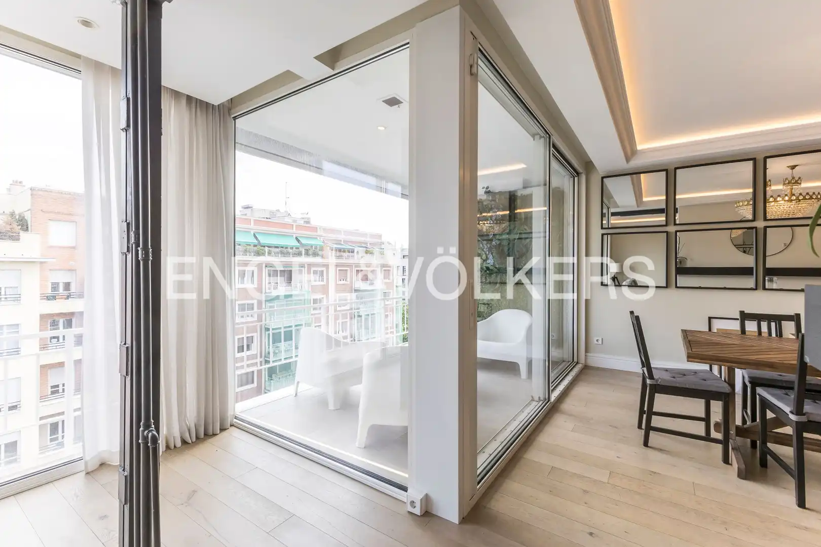 Flat with terrace to rent in Diego de León, imagen 10