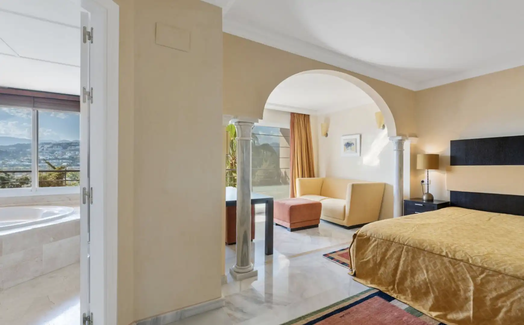 Flat with pool for sale in Nueva Andalucía, imagen 12