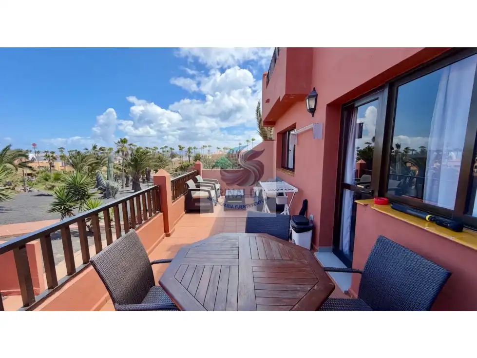 Terraza de Apartamento en venta en La Oliva con Terraza, Piscina y Amueblado