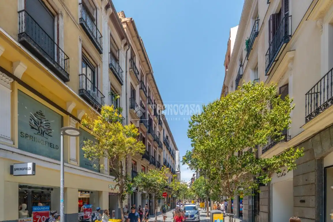 Außenansicht von Wohnung zum Verkauf in Madrid mit Klimaanlage und Heizung