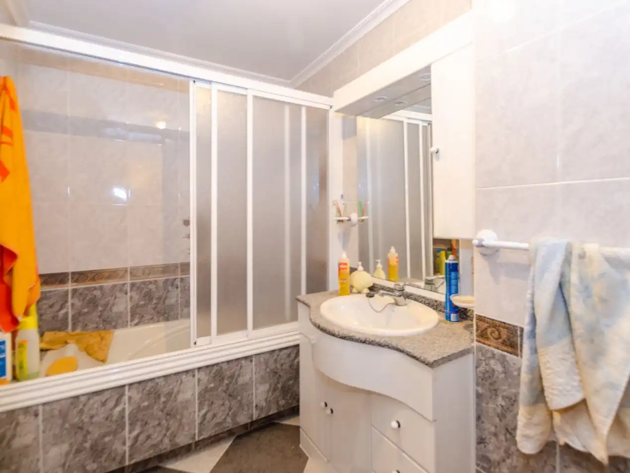 Bathroom of Houses for sale in Campillos, Málaga