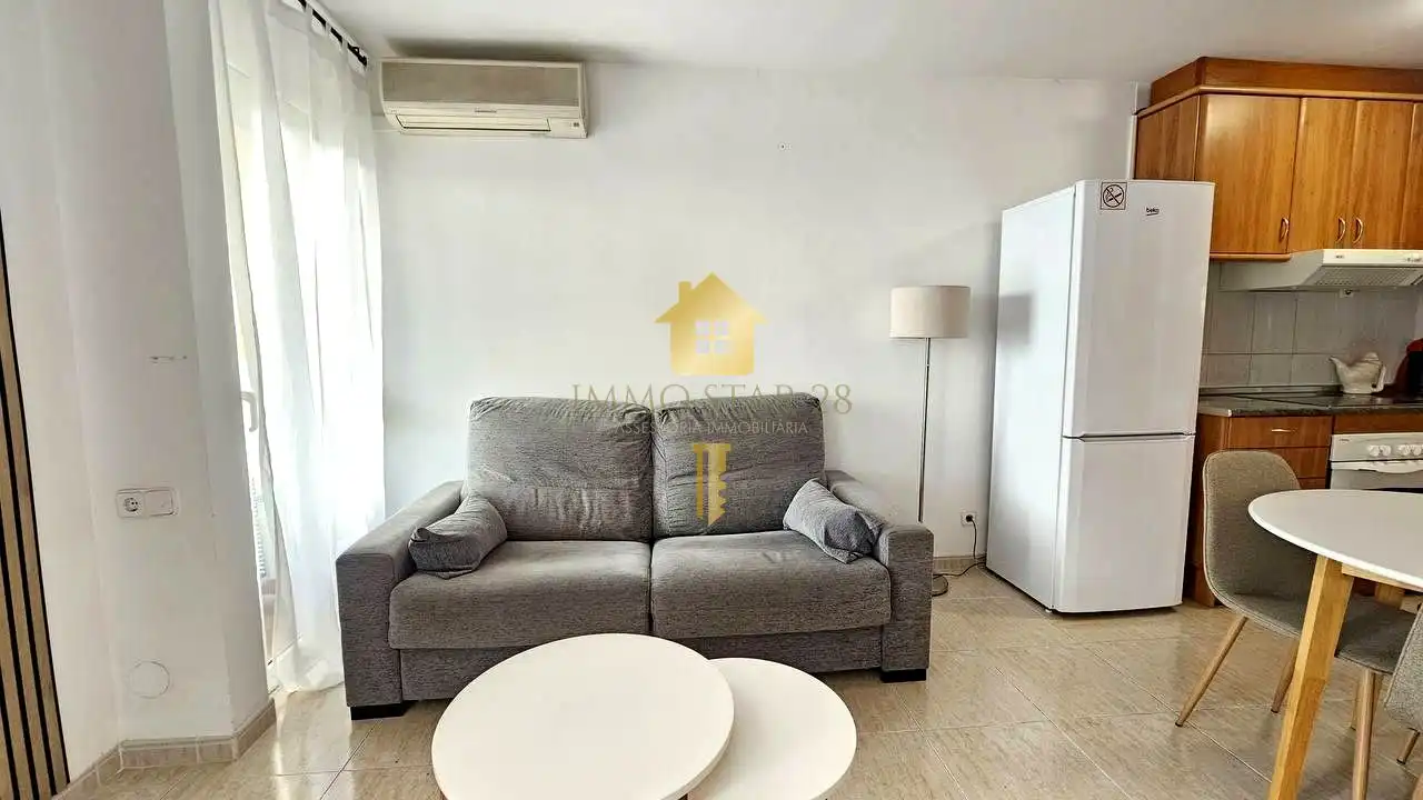 Sala d'estar de Planta baixa en venda en Roses amb Aire condicionat, Terrassa i Moblat